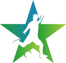 博主：国安边后卫何宇鹏因伤被工作人员背回基地，目前伤情不明