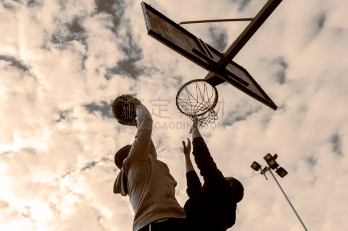 神操作！海港喜得横滨水手中场妖星，性价比高